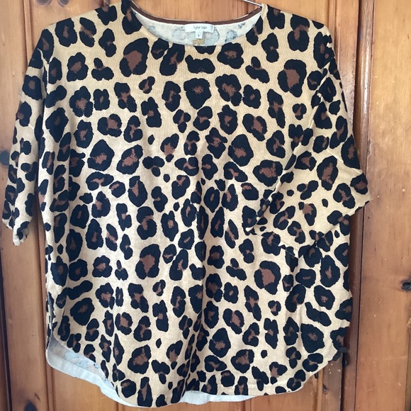 Tyler Boe leopard print soft soft sweater - Picture 1 of 7